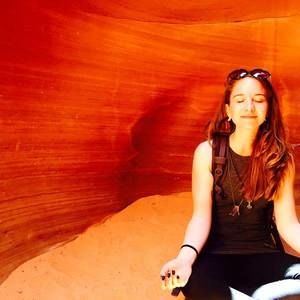 Meet your Posher, Cassandra